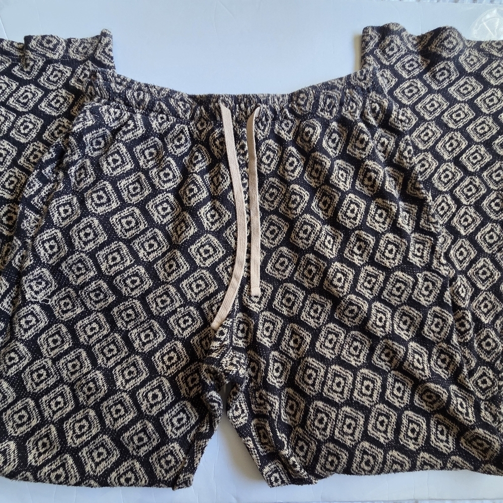 Patterned Black and Tan Drawstring Pants - Picture 3 of 6